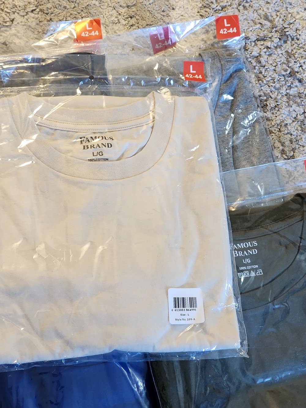 8 Men's Crew Neck T-Shirt - 100% Cotton Brand New. Large
